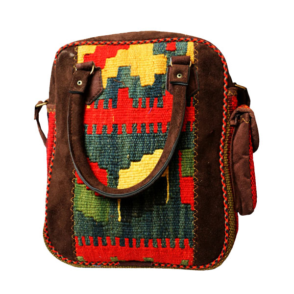 کیف گلیمی عمودی با رنگهای شاد